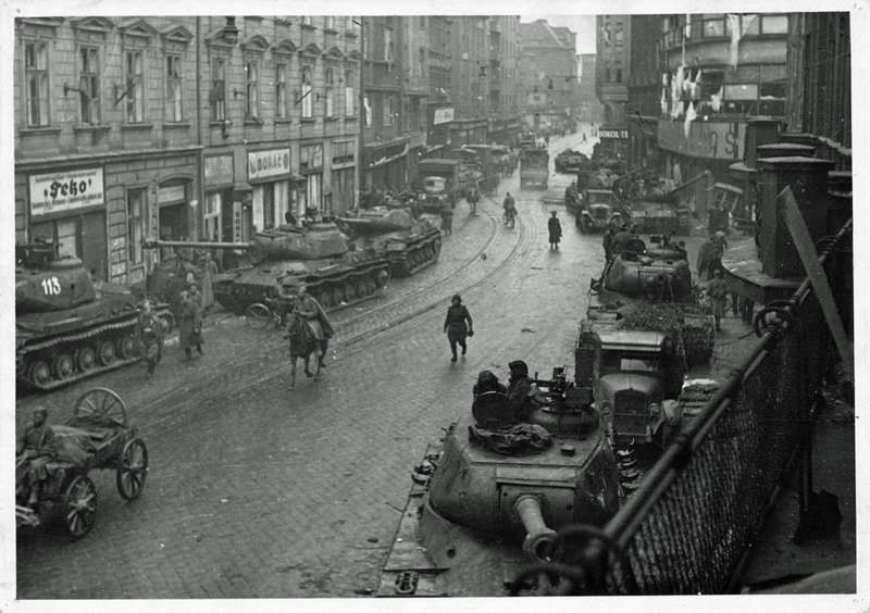 Momentka z osvobození Ostravy koncem dubna 1945. Foto: AMO